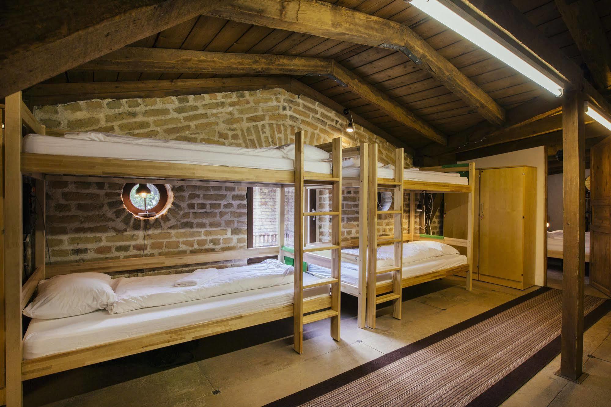 Amalienhof Guesthouse รีกา ภายนอก รูปภาพ